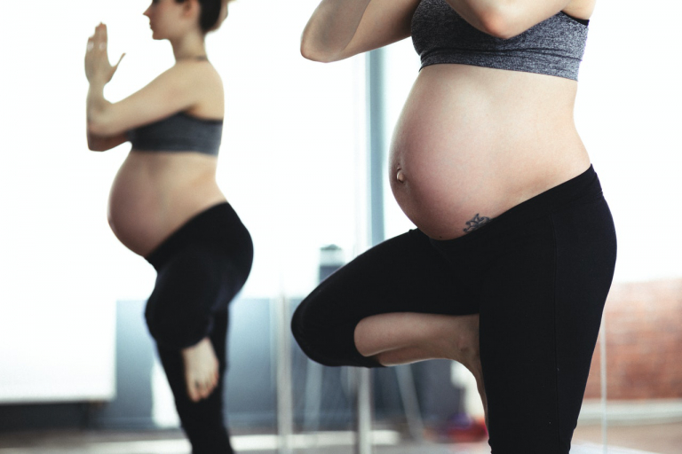 Cvičení v těhotenství: 5 tipů pro pohyb s bříškem